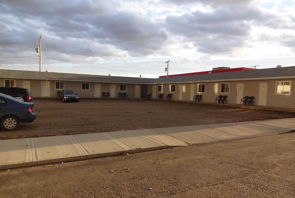 King'S Hotel & Motel By Elevate Rooms Shaunavon Exteriör bild