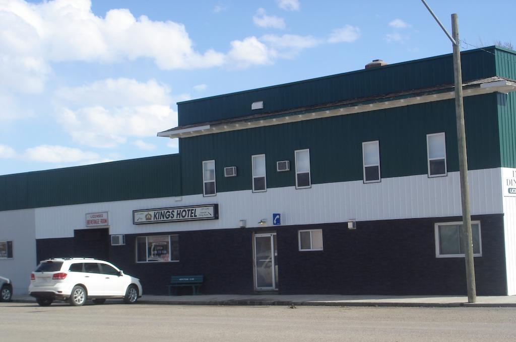 King'S Hotel & Motel By Elevate Rooms Shaunavon Exteriör bild