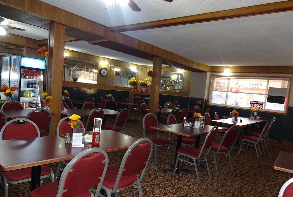 King'S Hotel & Motel By Elevate Rooms Shaunavon Exteriör bild