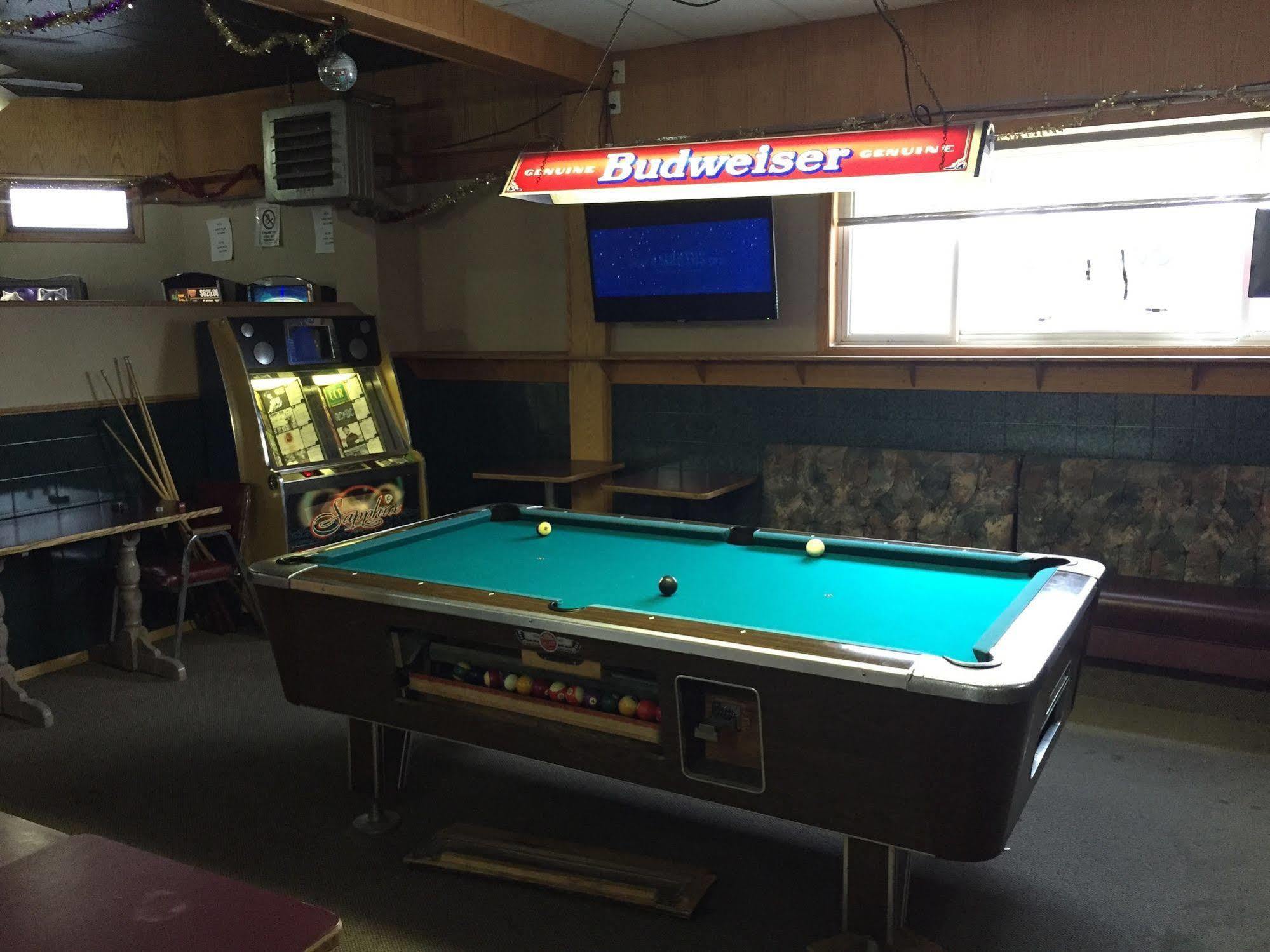 King'S Hotel & Motel By Elevate Rooms Shaunavon Exteriör bild